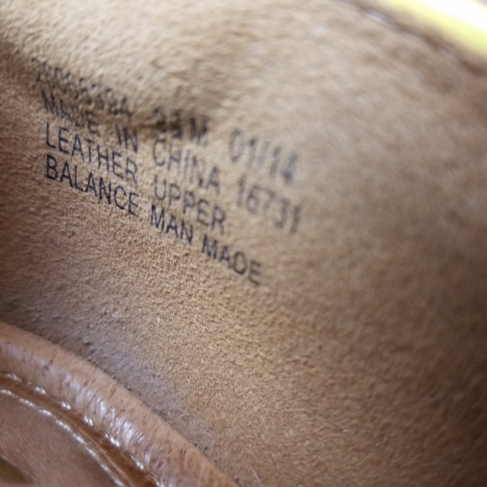 Clarks Artisan Beige Flats Driving Loafer 9.5 - image 4